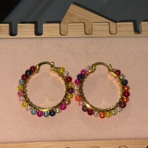 Oro laminado Colorful Beaded Hoop Earrings
